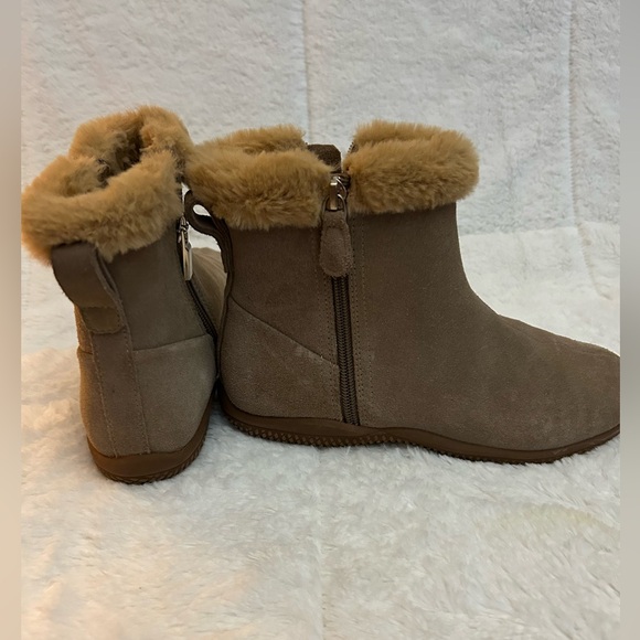 Soft walk Helena Foxfur lining size 6 medium stone suede with extra sole - Picture 5 of 7